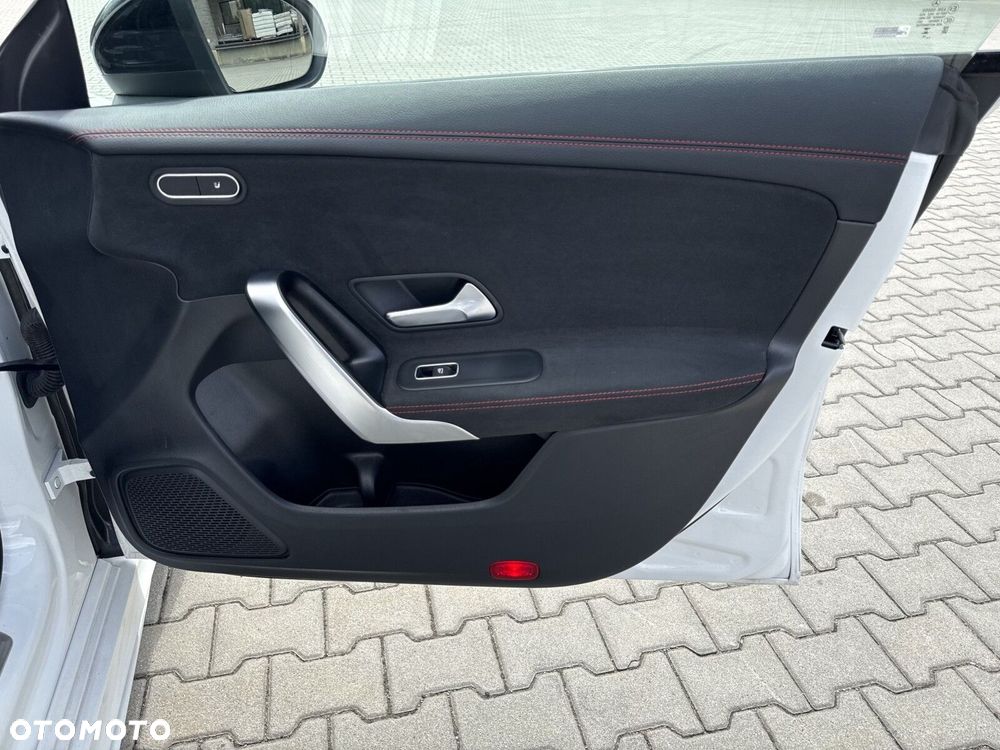 Mercedes-Benz CLA - 20