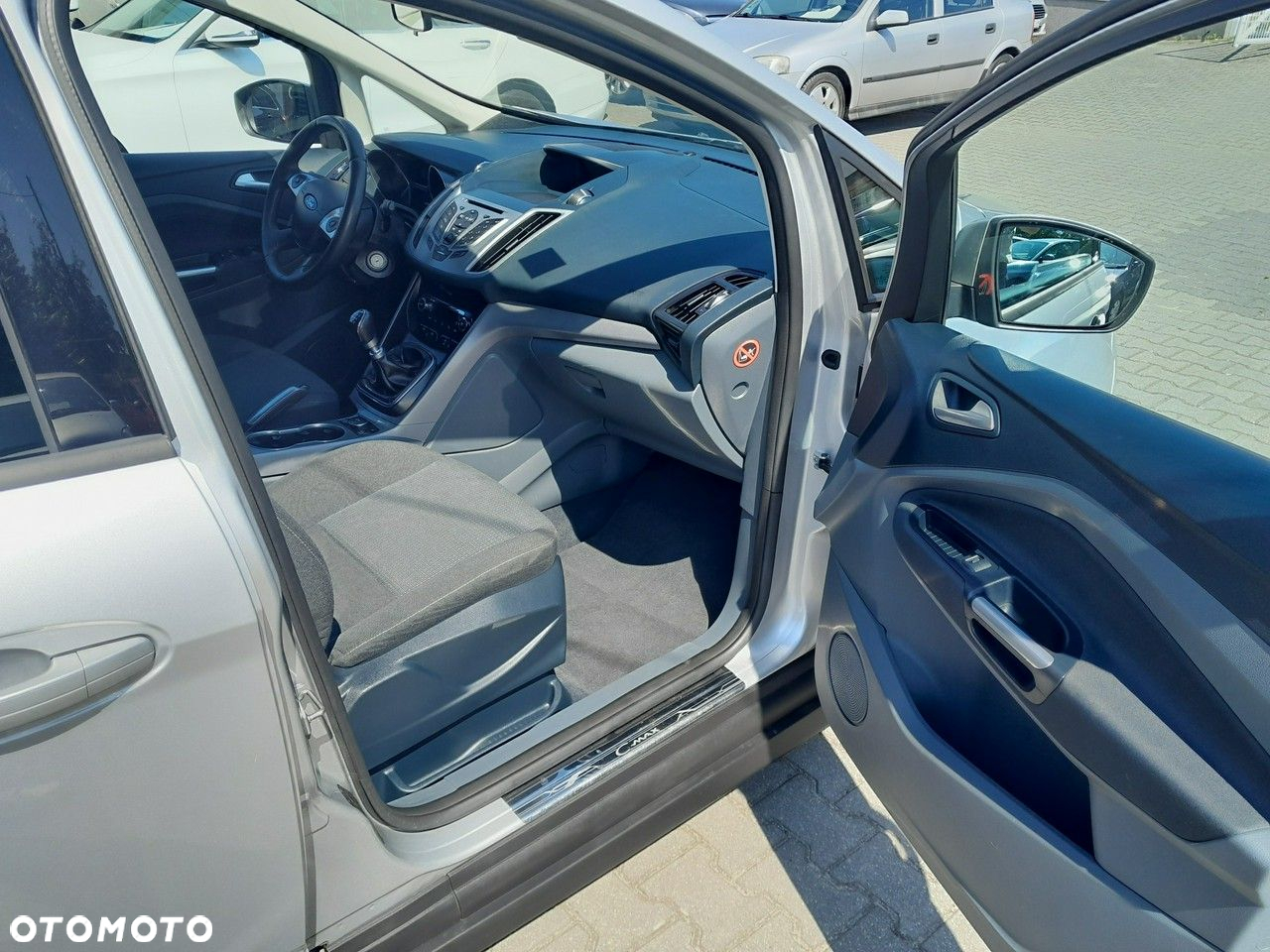 Ford Grand C-MAX - 10