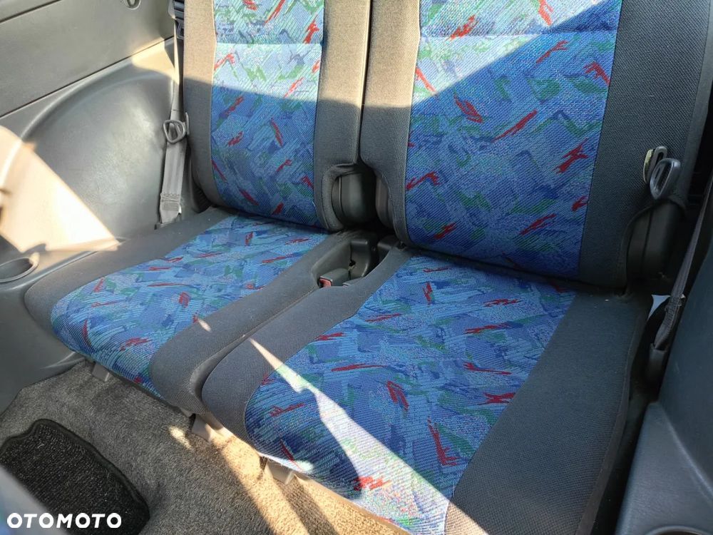 Toyota RAV4 2.0 - 10