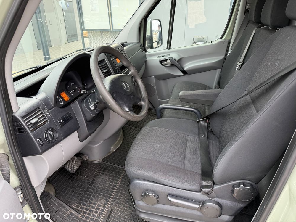 Mercedes-Benz Sprinter - 10