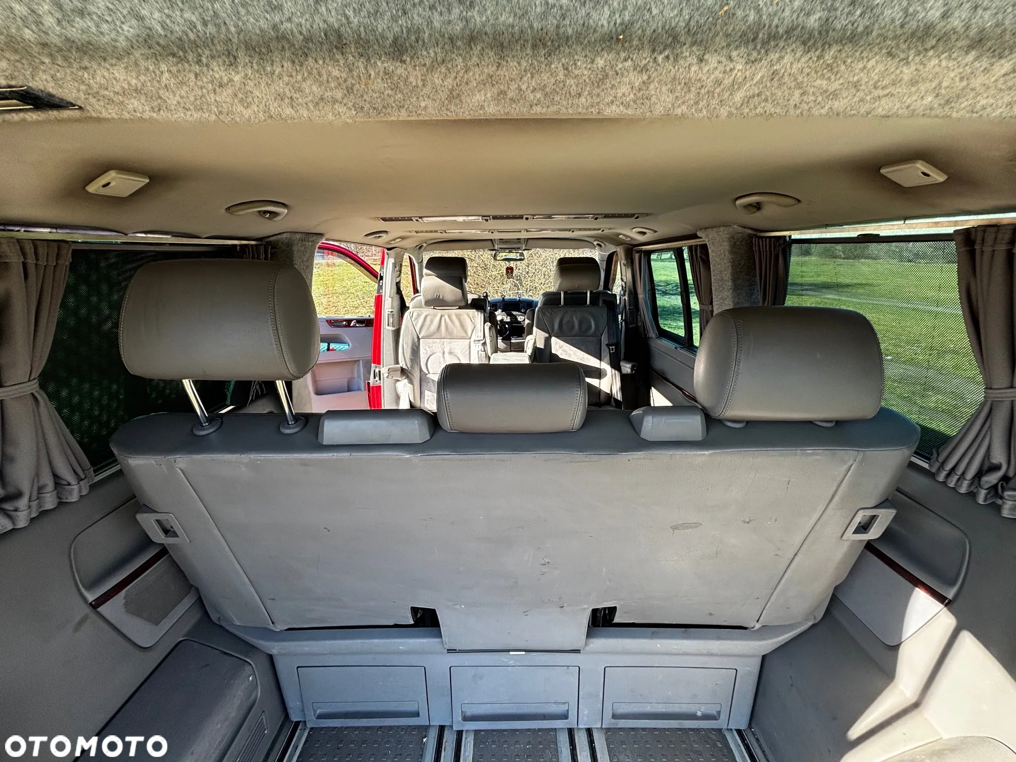 Volkswagen Multivan - 17