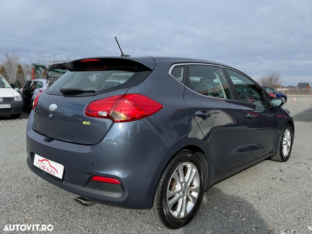 Kia Ceed 1.6 CRDi ISG Mind - 28