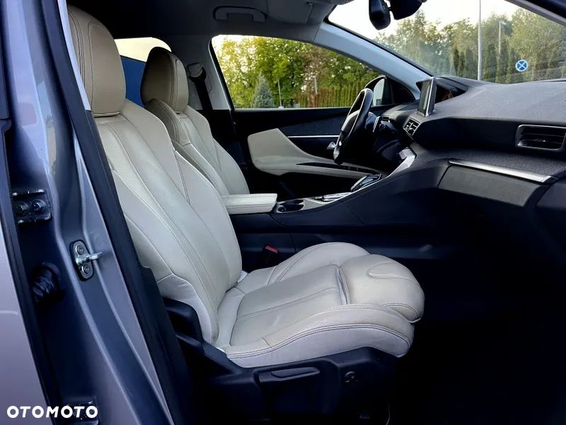 Peugeot 5008 1.6 PureTech Allure S&S EAT8 - 26