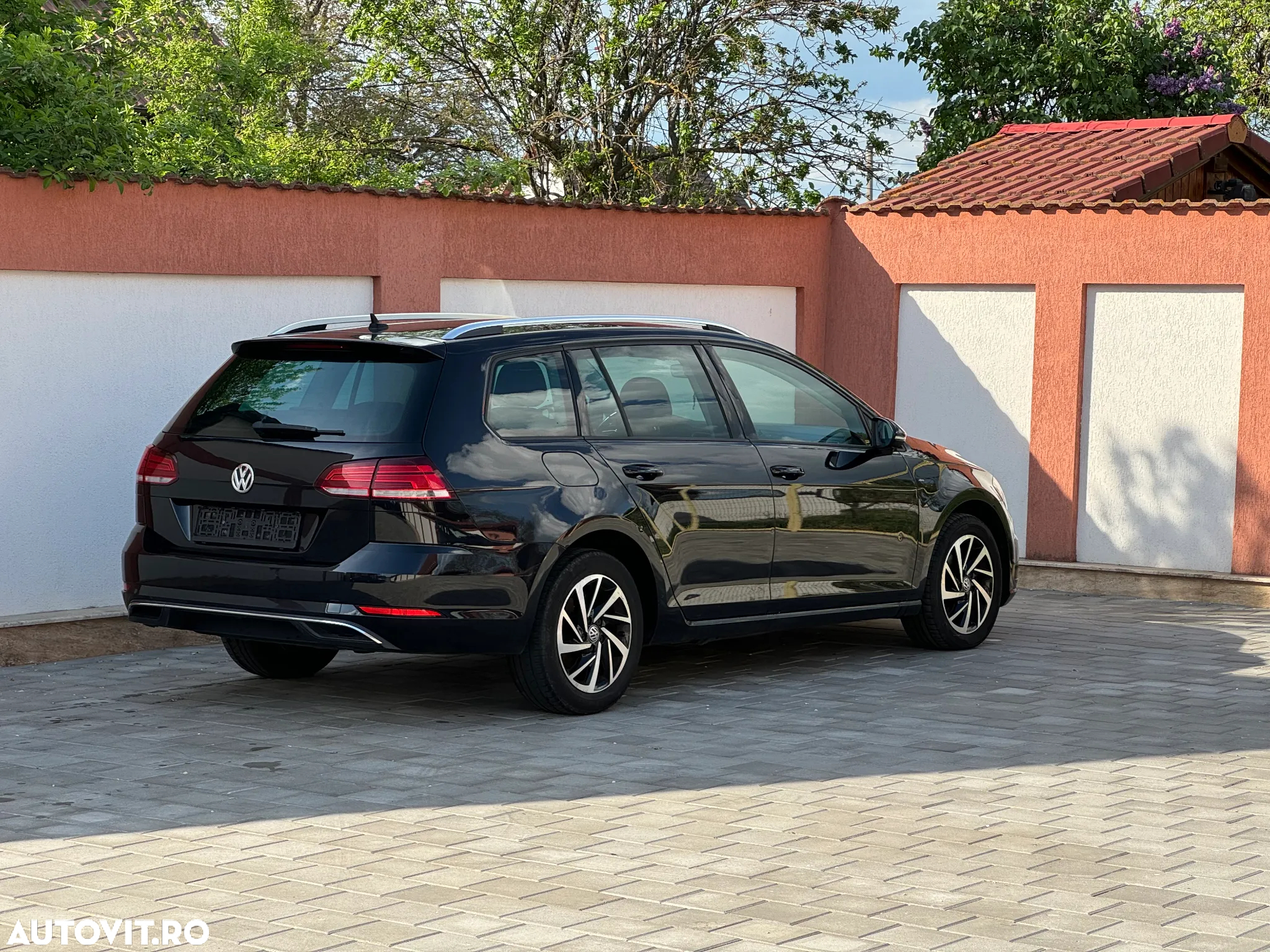 Volkswagen Golf 1.6 TDI SCR DSG Join - 27