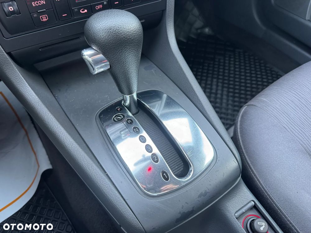 Audi A4 Limousine 1.8 - 19