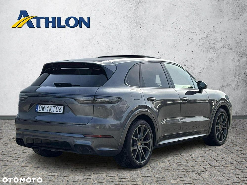 Porsche Cayenne - 5