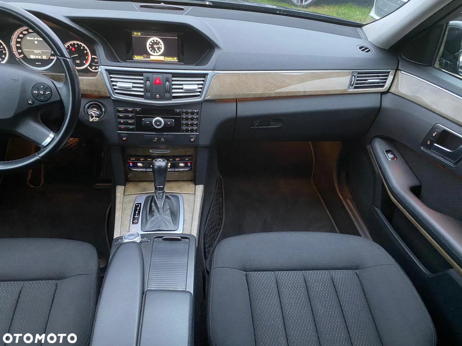 Mercedes-Benz Klasa E 200 T BlueEFFICIENCY 7G-TRONIC - 9