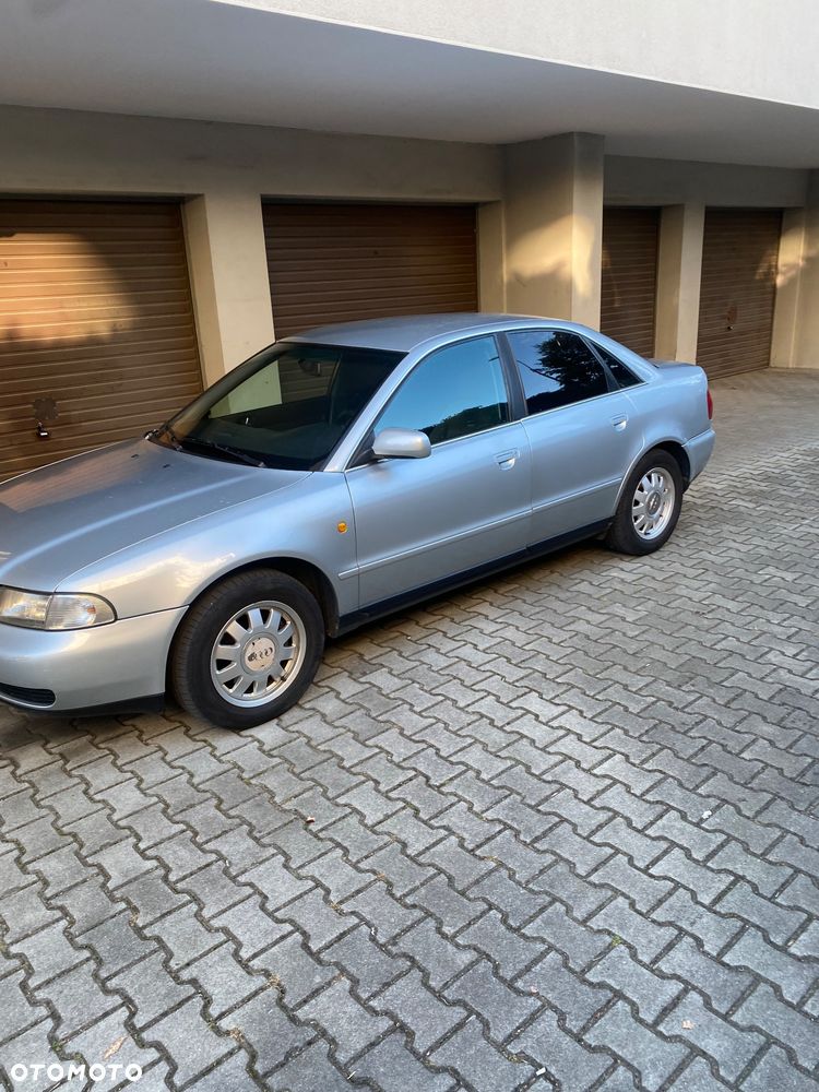Audi A4 1998 photo 2