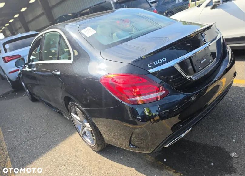 Mercedes-Benz Klasa C 300 7G-TRONIC AMG Line - 5