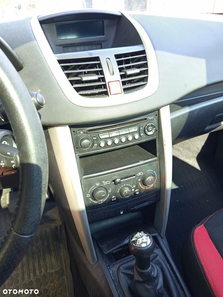 Peugeot 207 95 VTi Family - 11