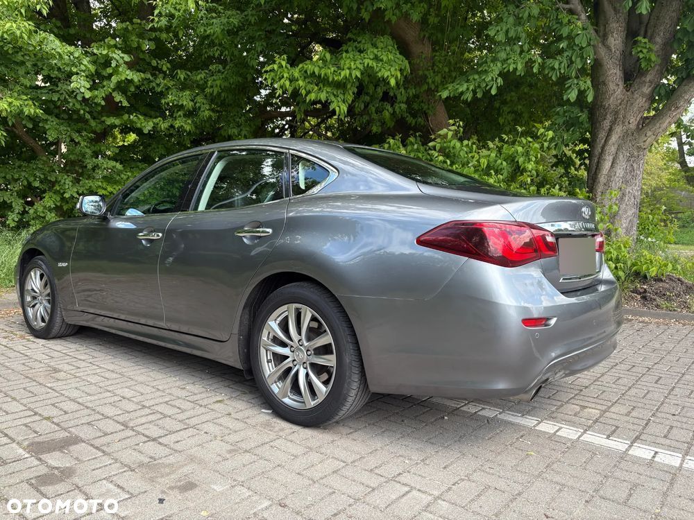 Infiniti Q70 Hybrid GT Premium - 12