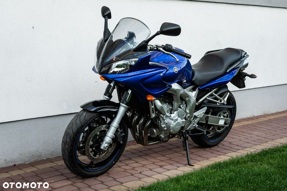 Yamaha FZ - 7