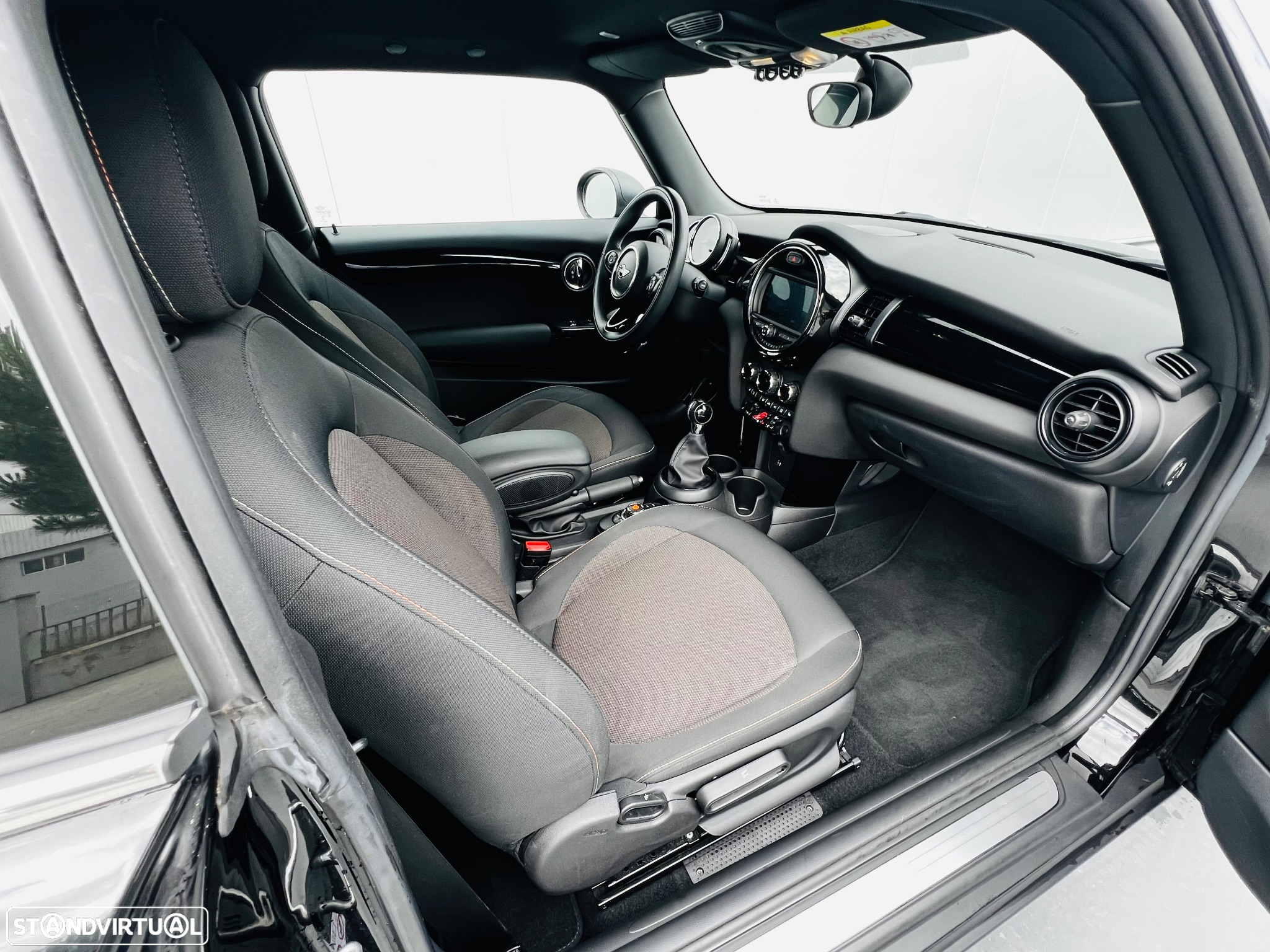 MINI 3 Portas One Sport Edition - 12