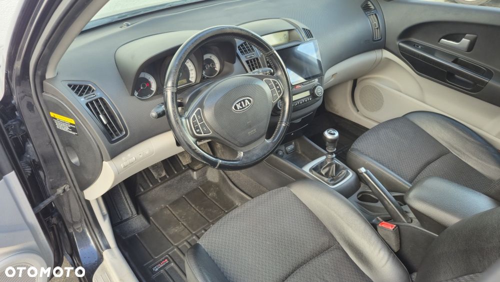 Kia Ceed - 5
