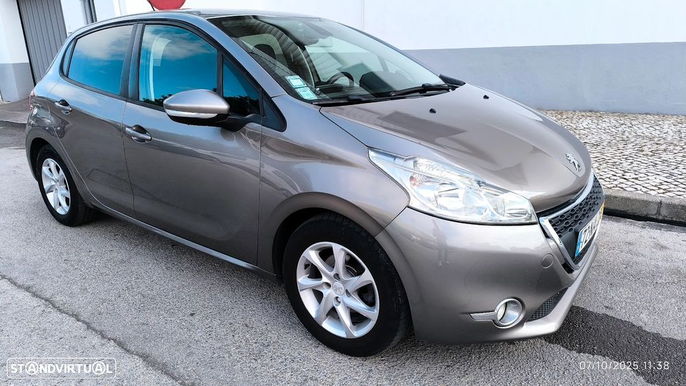 Peugeot 208 1.4 HDi SE Style - 22