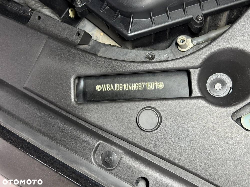 BMW Seria 5 530i Sport Line - 28