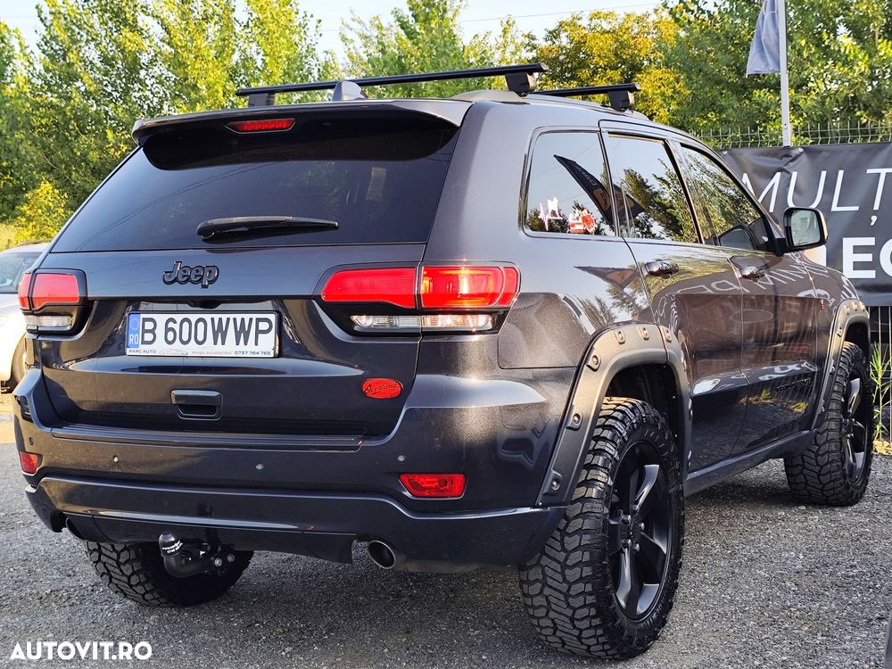 Jeep Grand Cherokee - 22