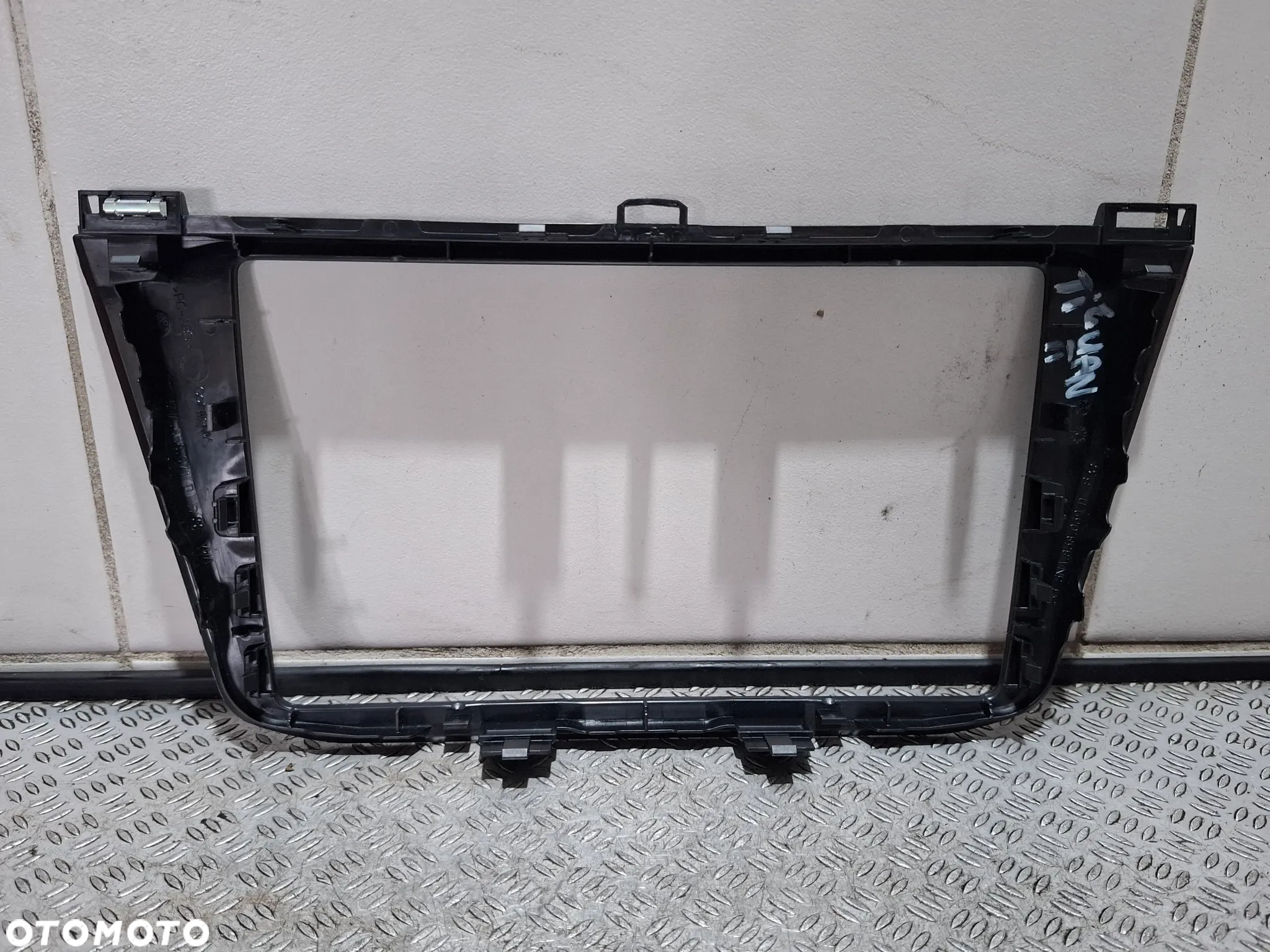Ramka radia volkswagen Tiguan dekor nr 5NA858069D i nr 5NA858071D - 4