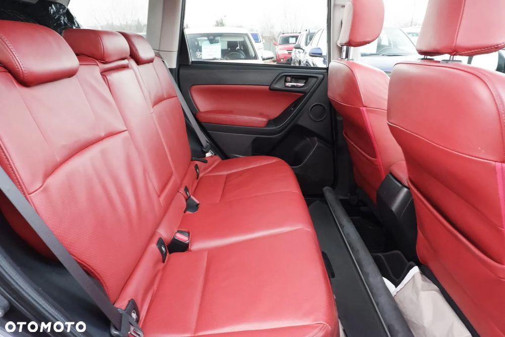 Subaru Forester 2.0XT Platinum Lineartronic - 13