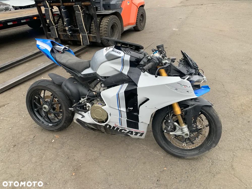 Ducati Panigale V4S - 1