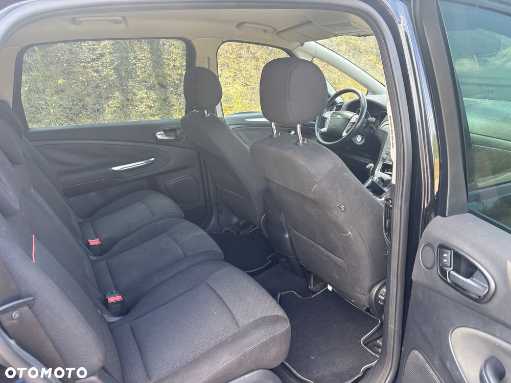 Ford S-Max - 13