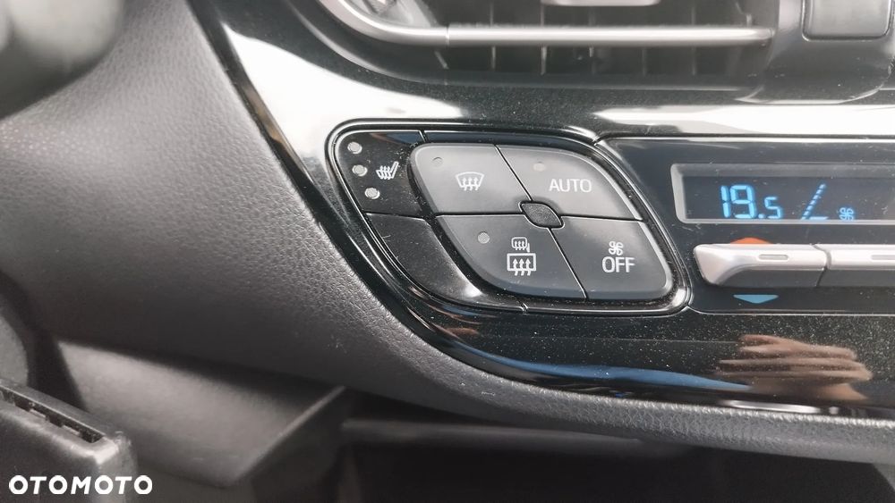 Toyota C-HR 1.2 T GPF Premium CVT 4x4 - 28