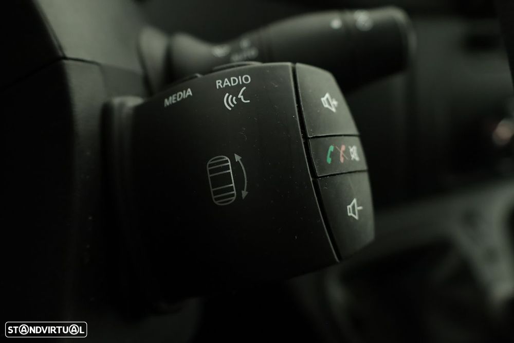 Renault master ver-2-3-dci-l2h2-3-5t - 15