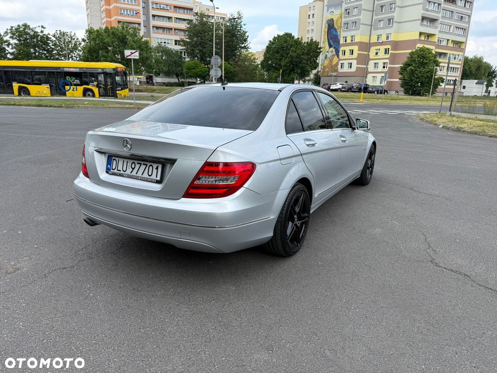 Mercedes-Benz Klasa C 250 CGI BlueEff Avantgarde - 12