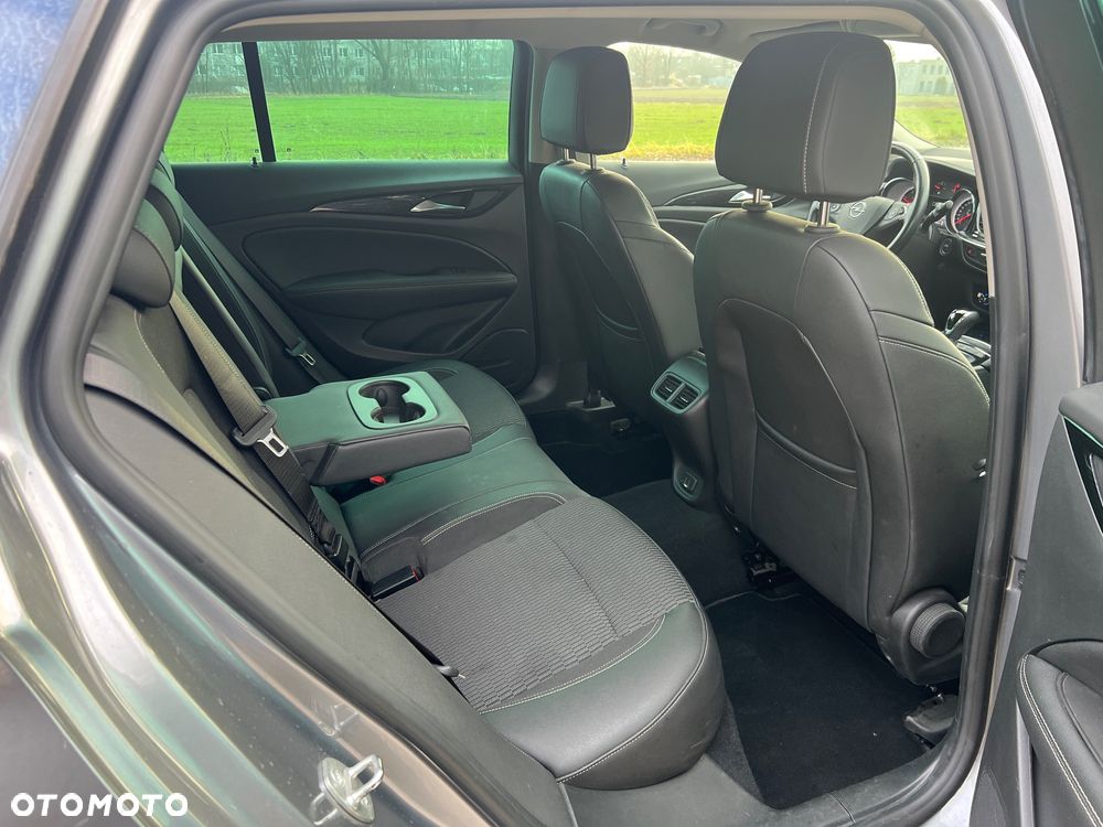 Opel Insignia - 15