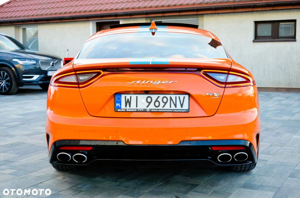 Kia Stinger - 10