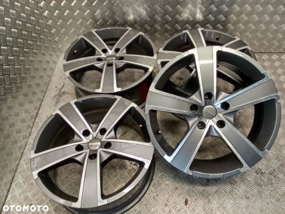 Felgi MOMO ITALY 8Jx18 et30 5x120  BMW INSIGNIA - 2