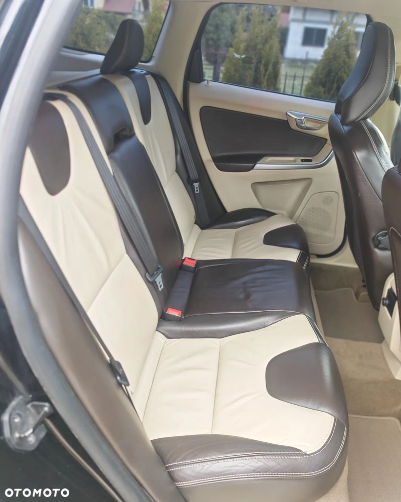 Volvo XC 60 D5 AWD Summum - 27