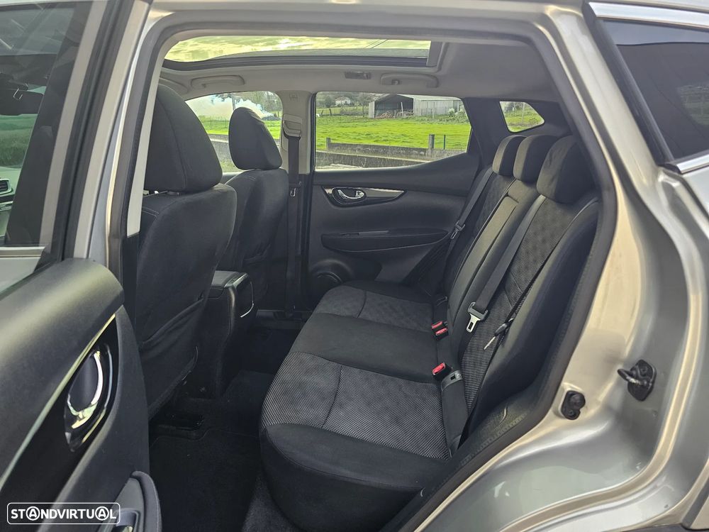 Nissan Qashqai 1.5 dCi N-Connecta 18 - 16
