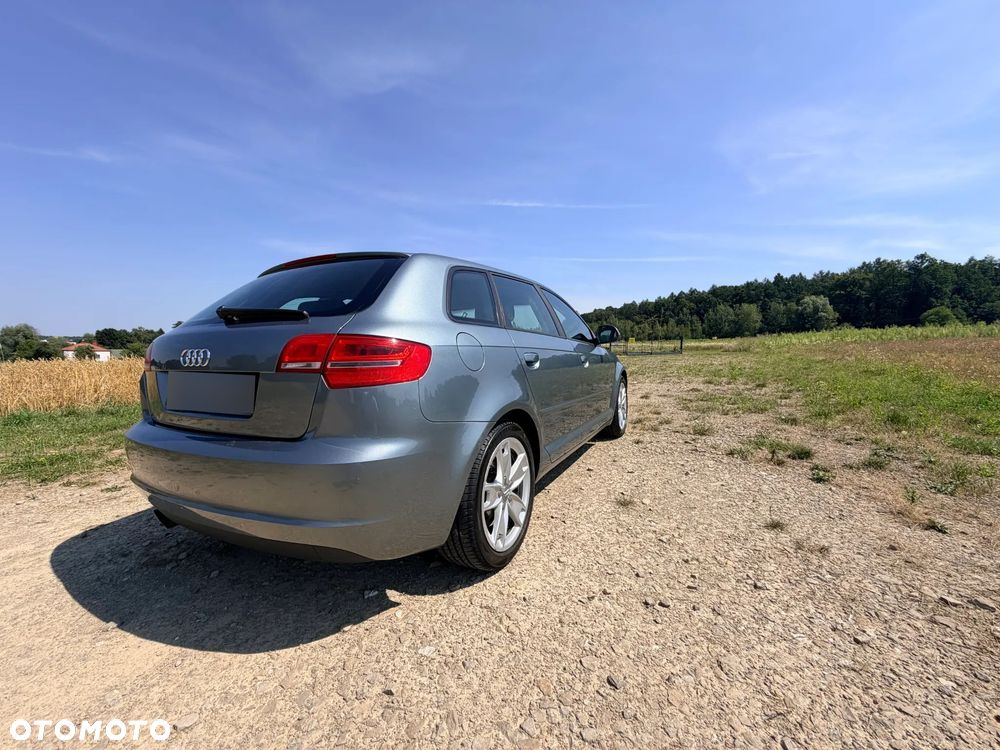 Audi A3 Sportback 1.8 TFSI Ambiente - 4