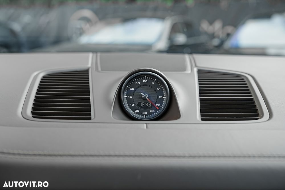 Porsche Cayenne Tiptronic S - 14