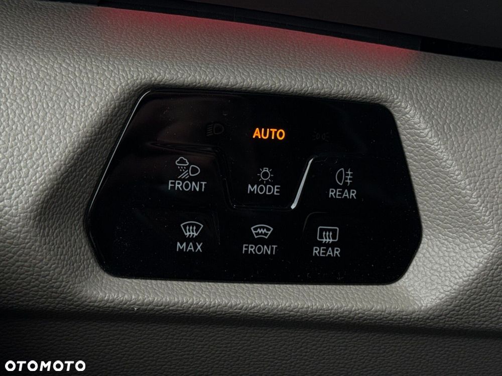 Volkswagen Multivan 2.0 TSI L2 Style DSG - 22