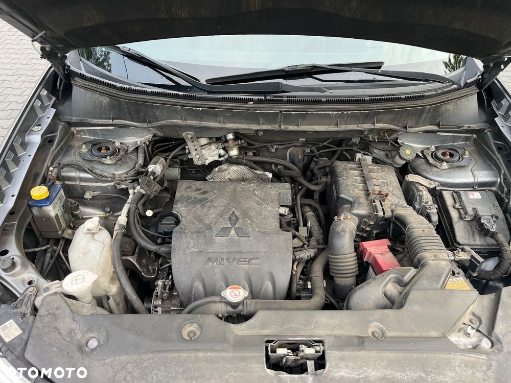 Mitsubishi ASX 1.6 Inform - 10