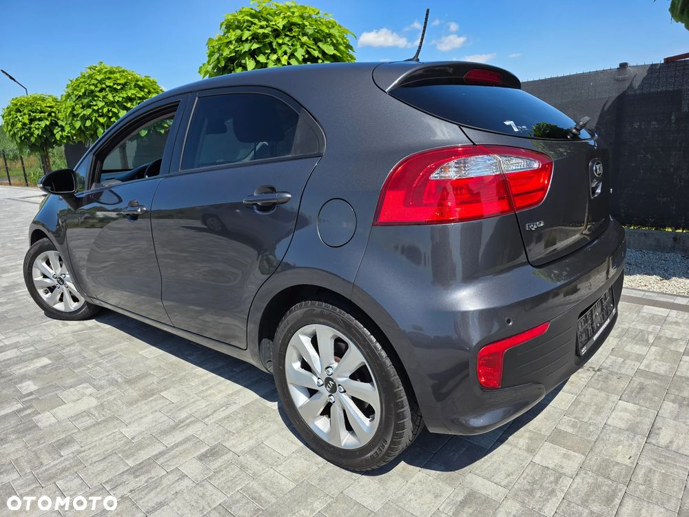 Kia Rio 1.2 Dream Team Edition - 12