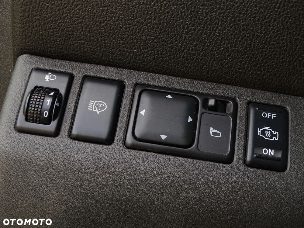 Nissan Pathfinder 2.5 DCi Elegance + - 16