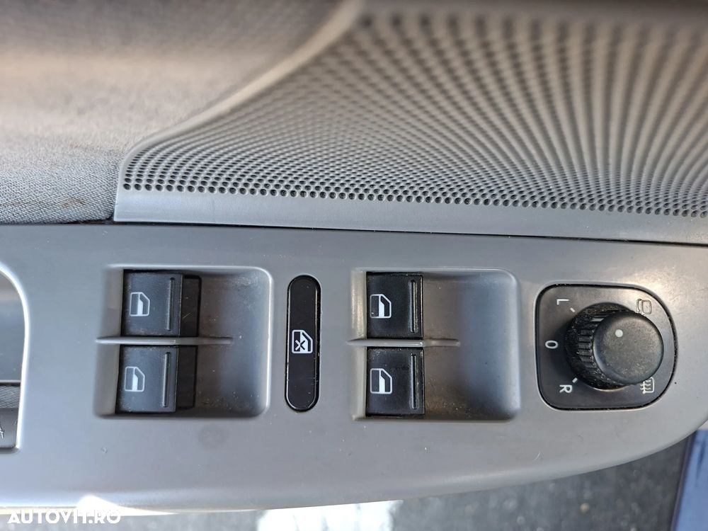 Volkswagen Golf - 10