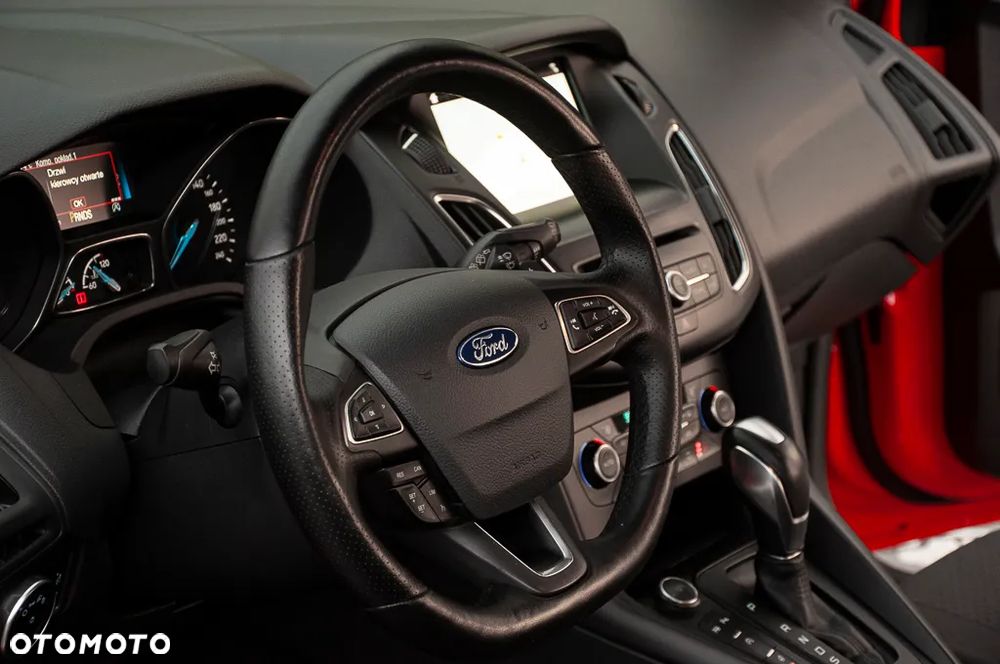 Ford Focus SW 1.5 EcoBoost S&S ST-LINE - 20
