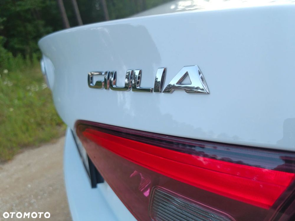 Alfa Romeo Giulia 2.0 Turbo - 14