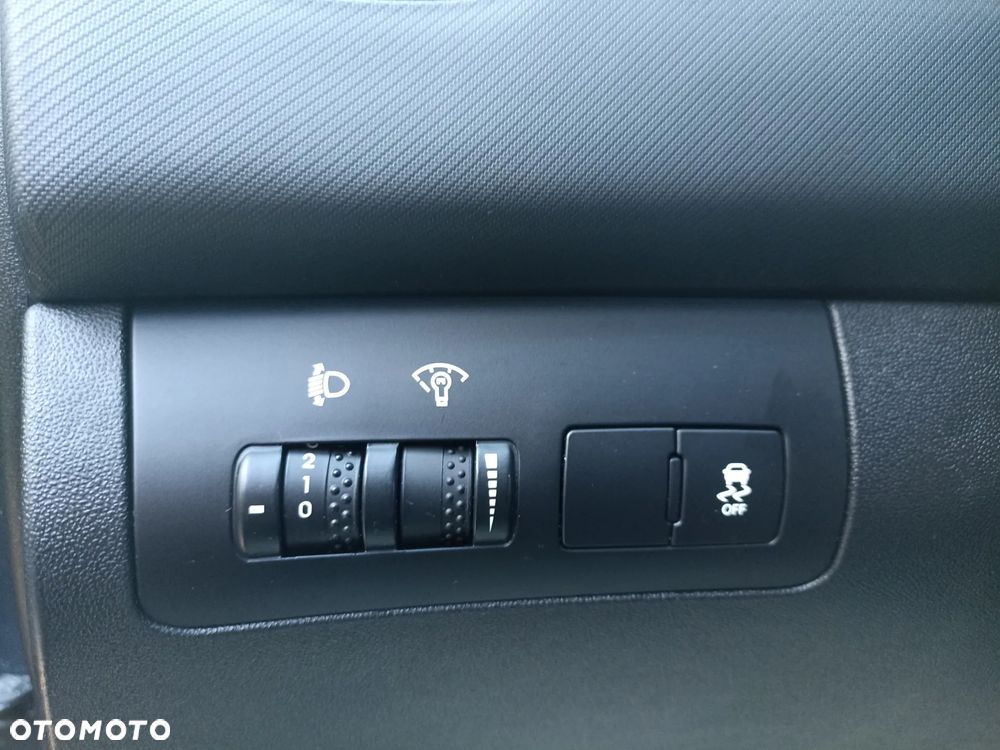Kia Ceed - 32