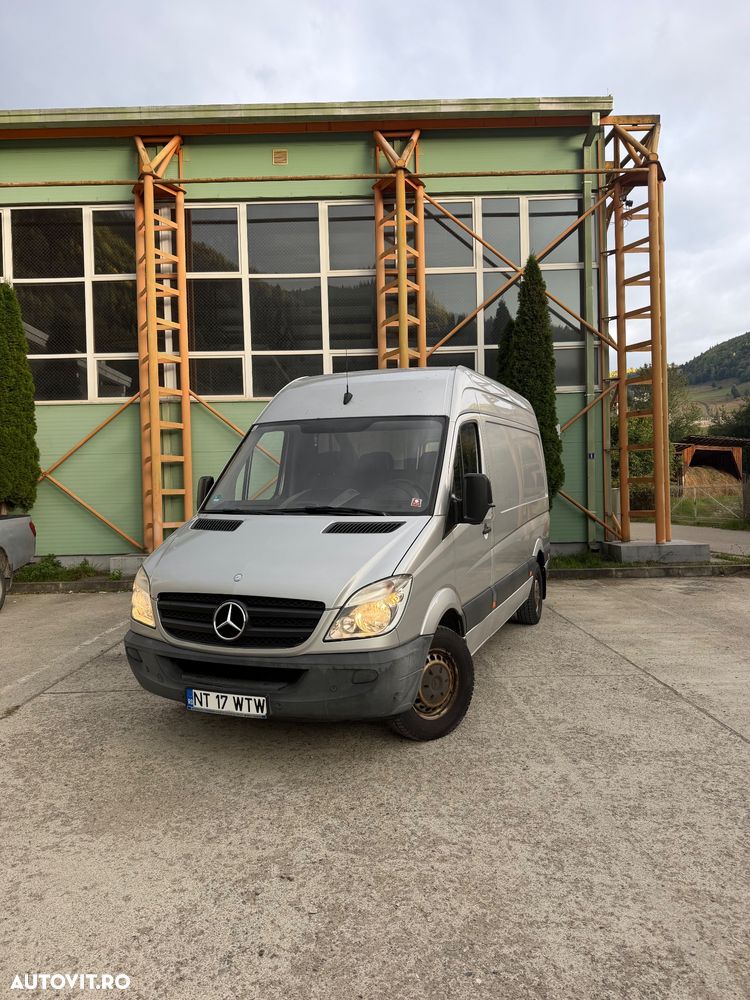 Mercedes-Benz Sprinter - 2
