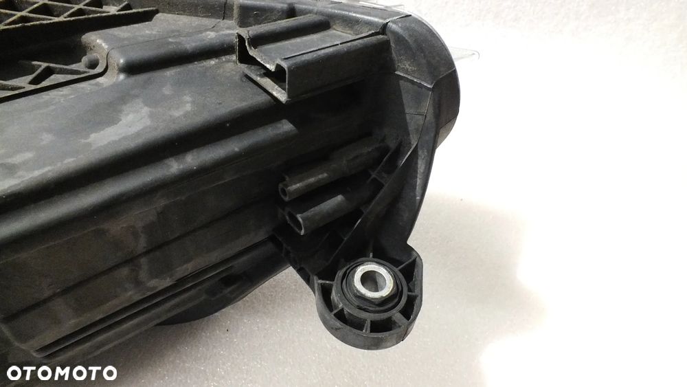 Bi xenon lewy Skoda Superb III - 4