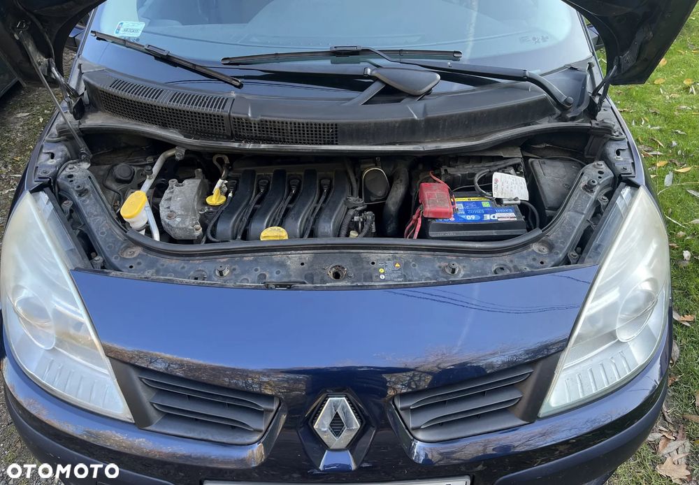 Renault Scenic 1.6 16V Family - 11