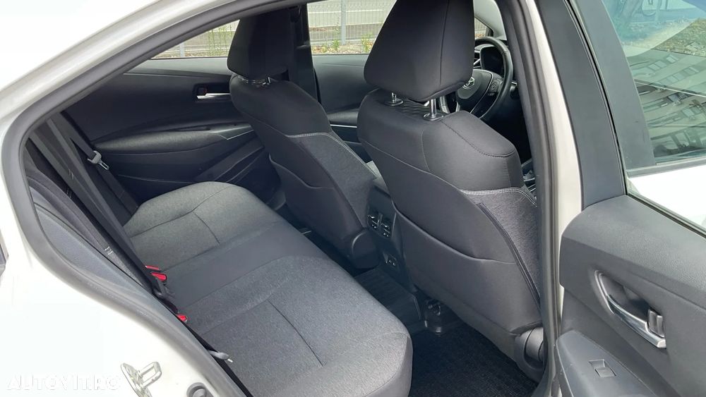 Toyota Corolla 1.8 HSD Business - 23