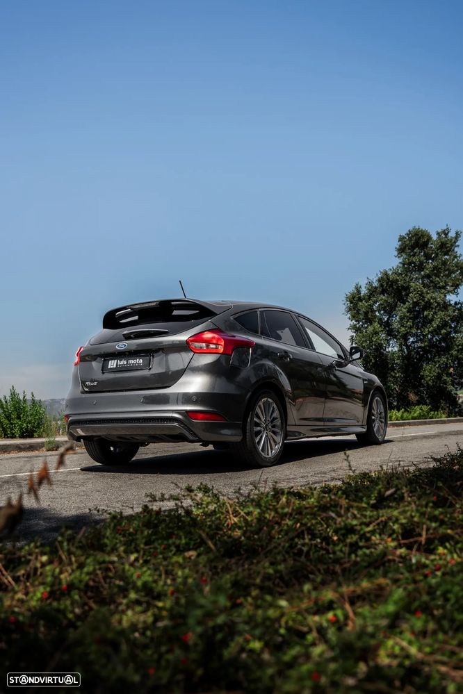Ford Focus 1.5 TDCi ST-Line - 17