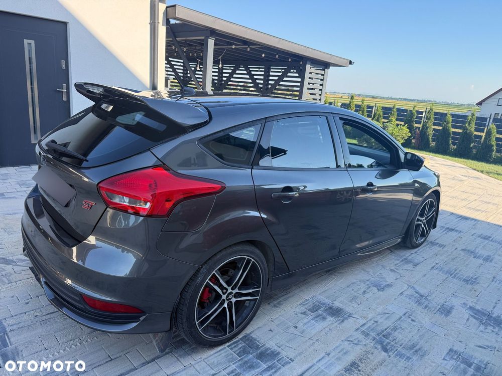 Ford Focus 2.0 EcoBoost ST mit Leder-Sport-Paket - 3