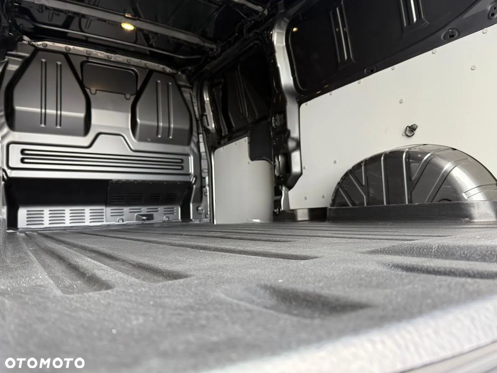 Volkswagen Transporter T7 - 14